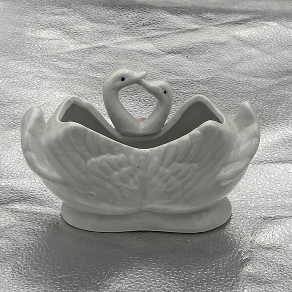 Vintage Ceramic Swan Planter Vase White With Pink Rose Accent Trinket Dish - Picture 3 of 9